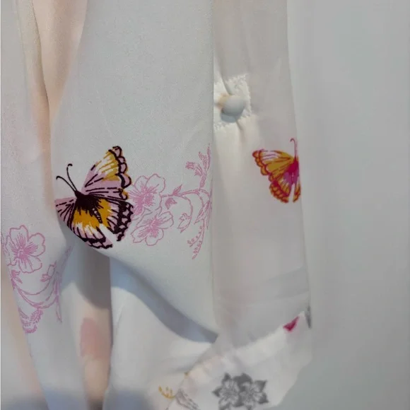 Torrid “Harper Butterflies” Blouse • Size 2 • White / Butterfly Print - Picture 12 of 16